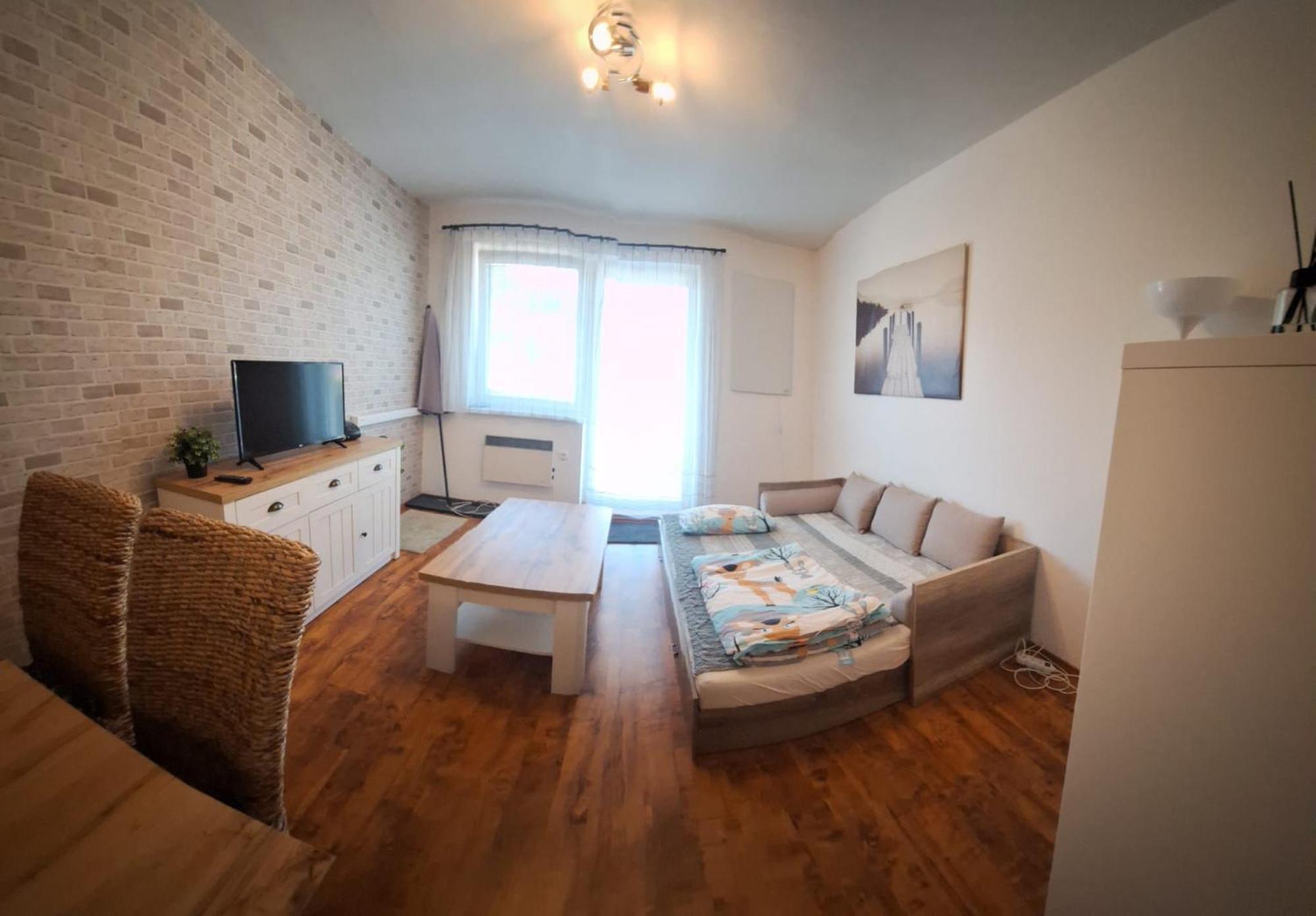 Apartman S Terasou Oscadnica Luaran gambar