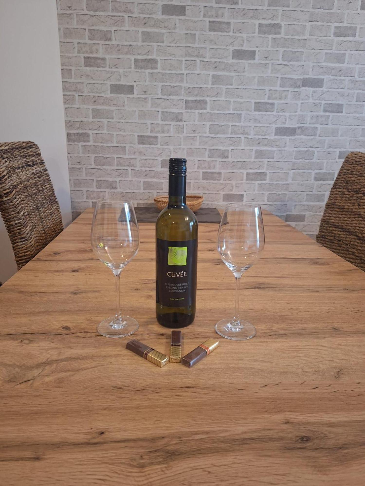Apartman S Terasou Oscadnica Luaran gambar